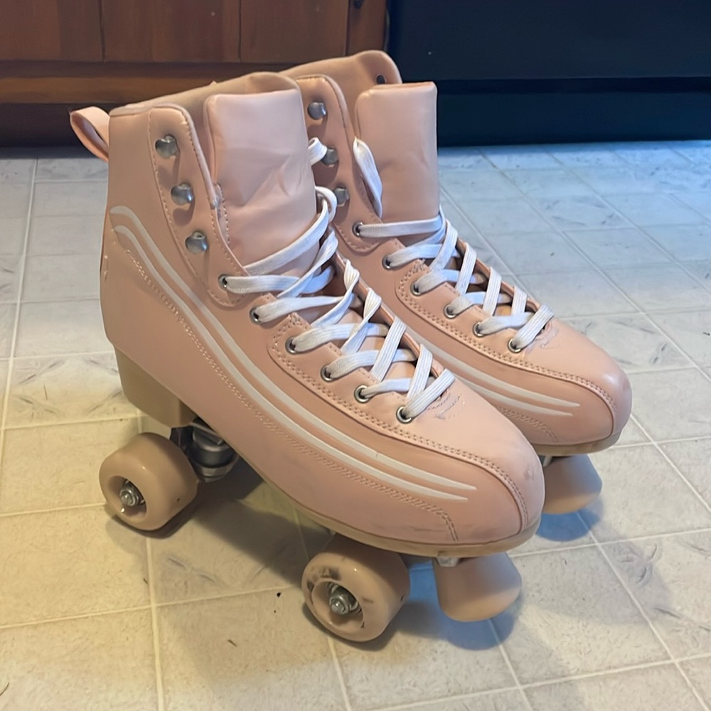 Altar’d state pink and white skates